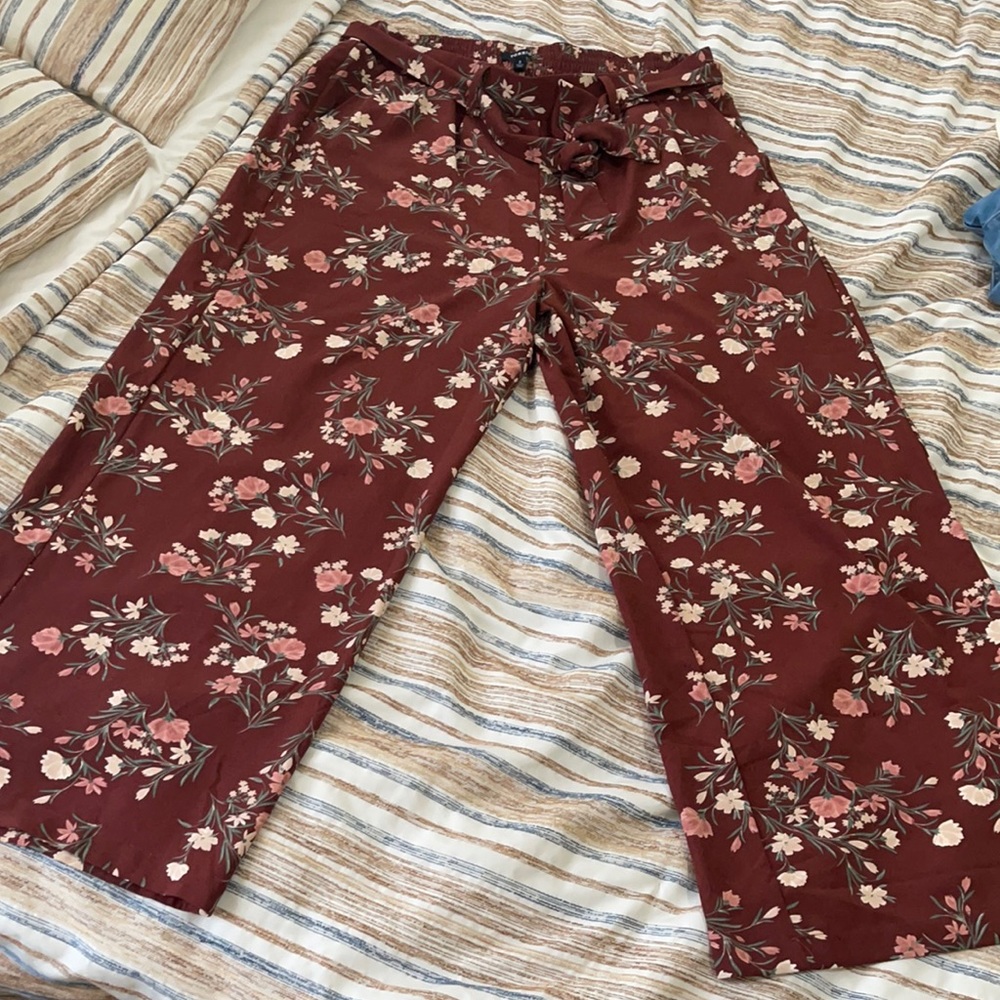 Wide Leg Floral Pant Torrid size 2 BNWOT